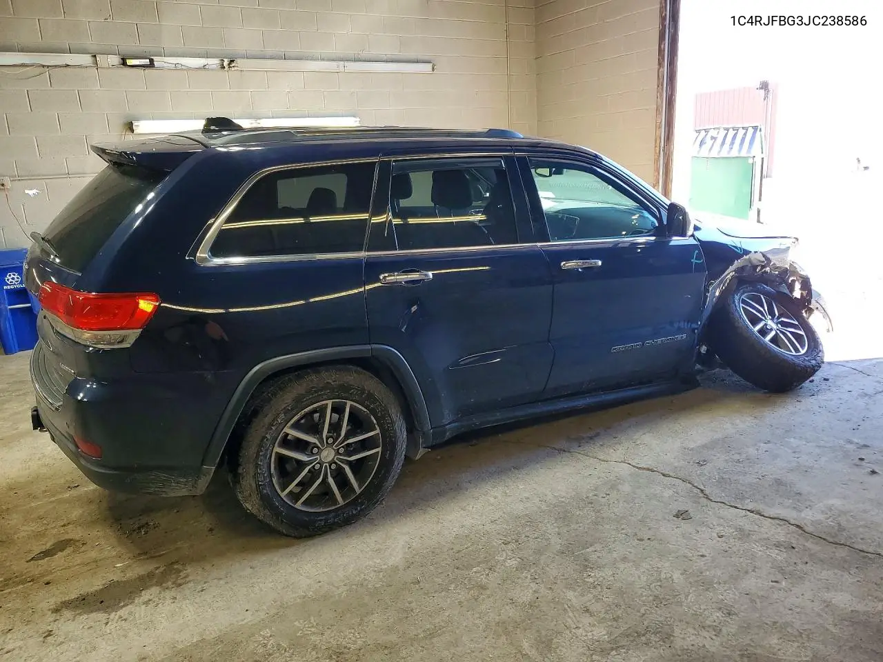 2018 JEEP GRAND CHEROKEE VIN 1C4RJFBG3JC238586 — фото 3