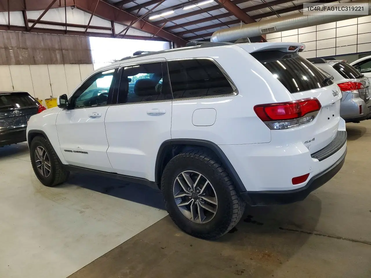 2020 JEEP GRAND CHEROKEE VIN 1C4RJFAG1LC319221 — фото 2