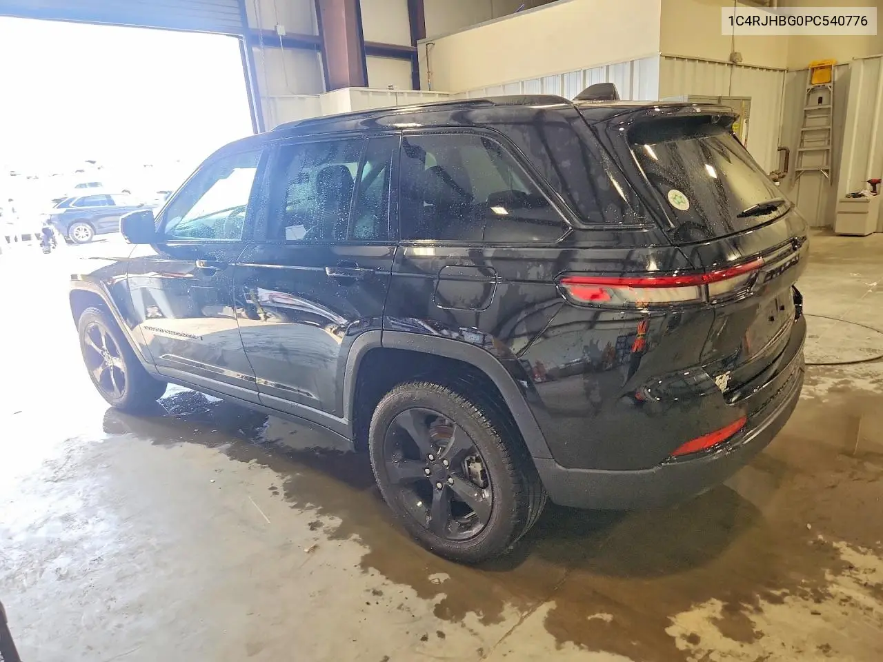 2023 JEEP GRAND CHEROKEE VIN 1C4RJHBG0PC540776 — фото 2