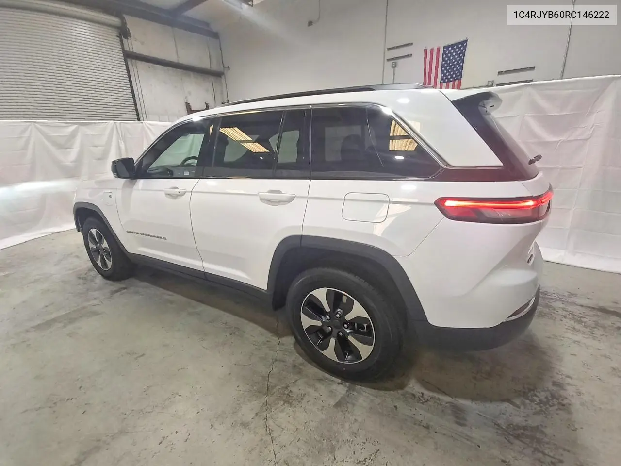 2024 JEEP GRAND CHEROKEE VIN 1C4RJYB60RC146222 — фото 2
