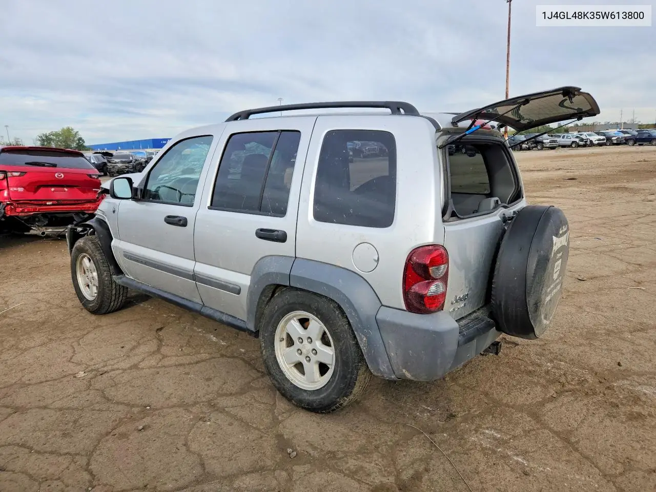 2005 JEEP LIBERTY (NORTH AMERICA) VIN 1J4GL48K35W613800 — фото 2