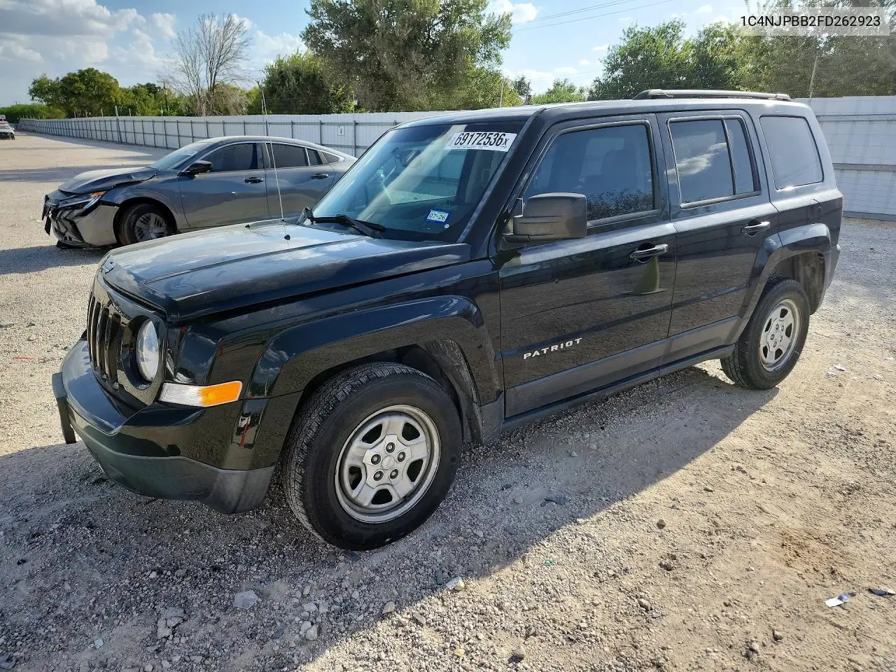 JEEP LIBERTY (PATRIOT) 2015, VIN 1C4NJPBB2FD262923