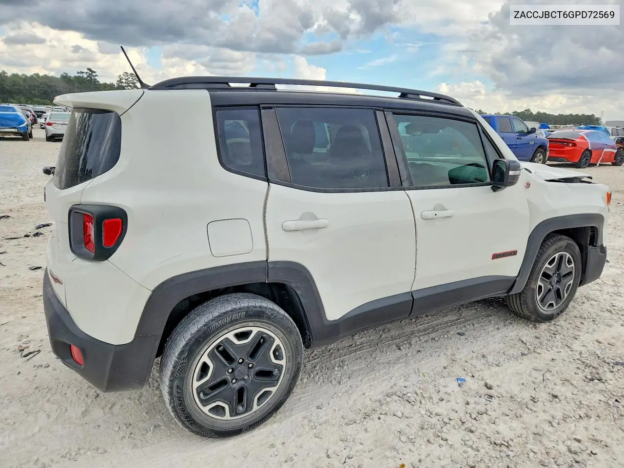 2016 JEEP RENEGADE VIN ZACCJBCT6GPD72569 — фото 3