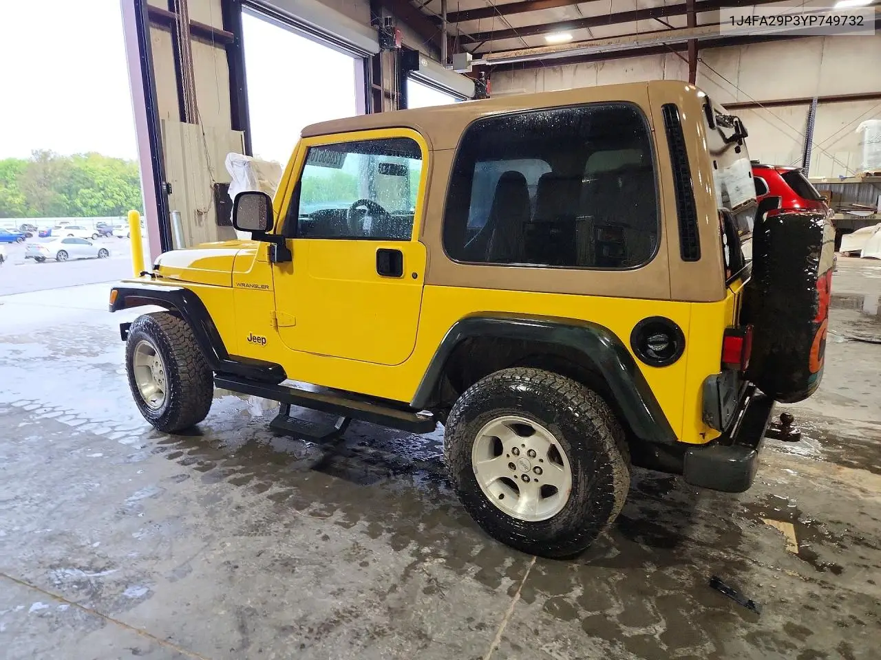 2000 JEEP WRANGLER VIN 1J4FA29P3YP749732 — фото 2