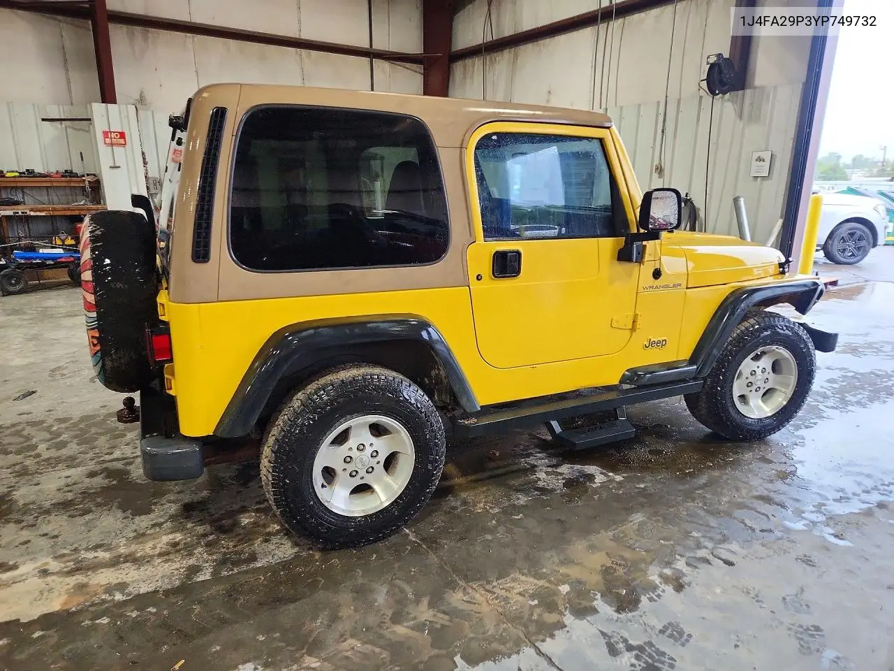 2000 JEEP WRANGLER VIN 1J4FA29P3YP749732 — фото 3