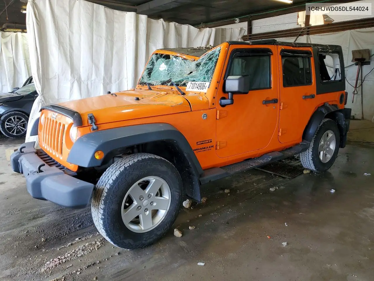 JEEP WRANGLER 2013, VIN 1C4HJWDG5DL544024