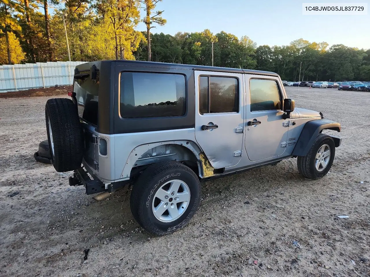 2018 JEEP WRANGLER VIN 1C4BJWDG5JL837729 — фото 3