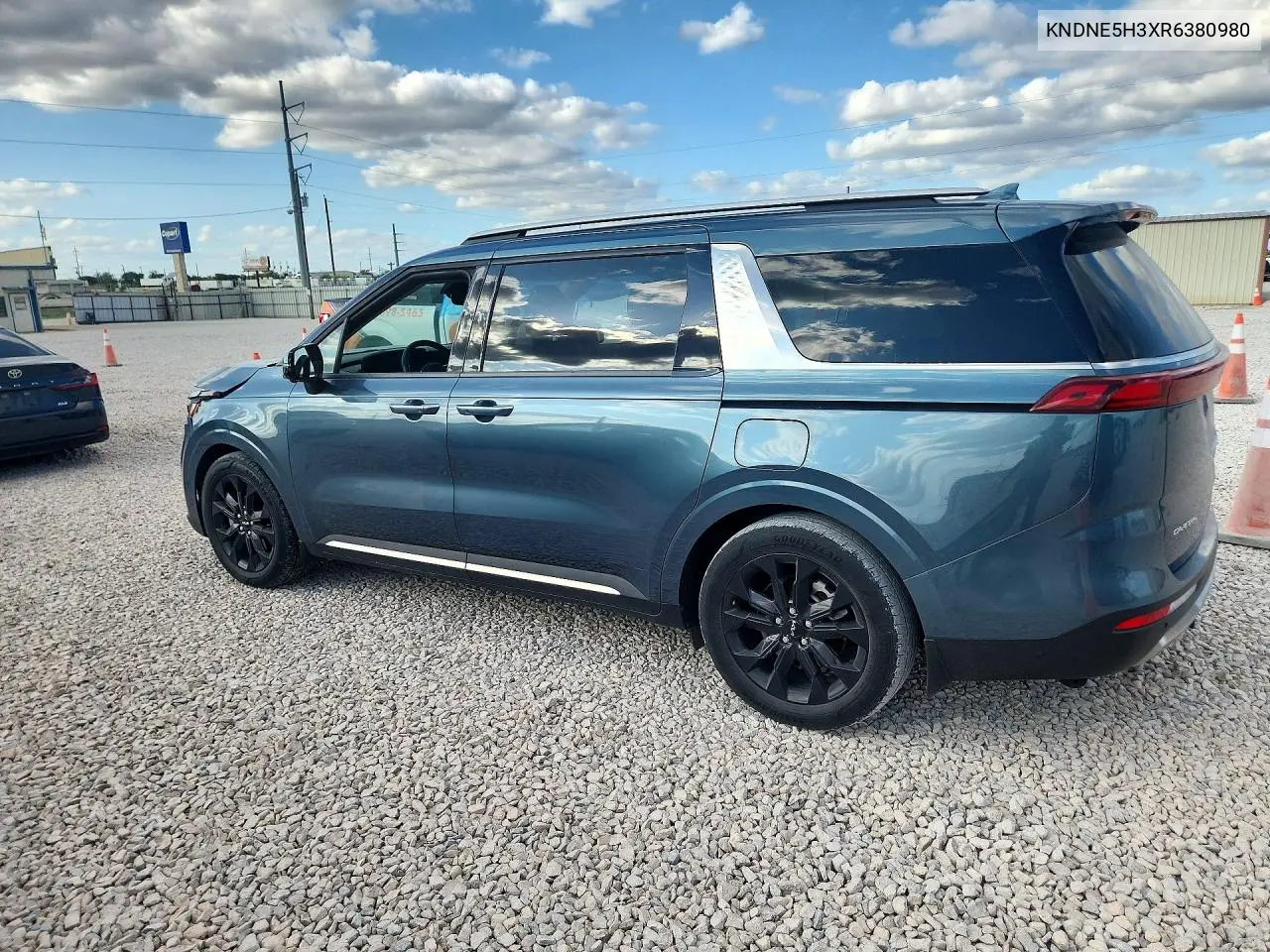 2024 KIA CARNIVAL VIN KNDNE5H3XR6380980 — фото 2