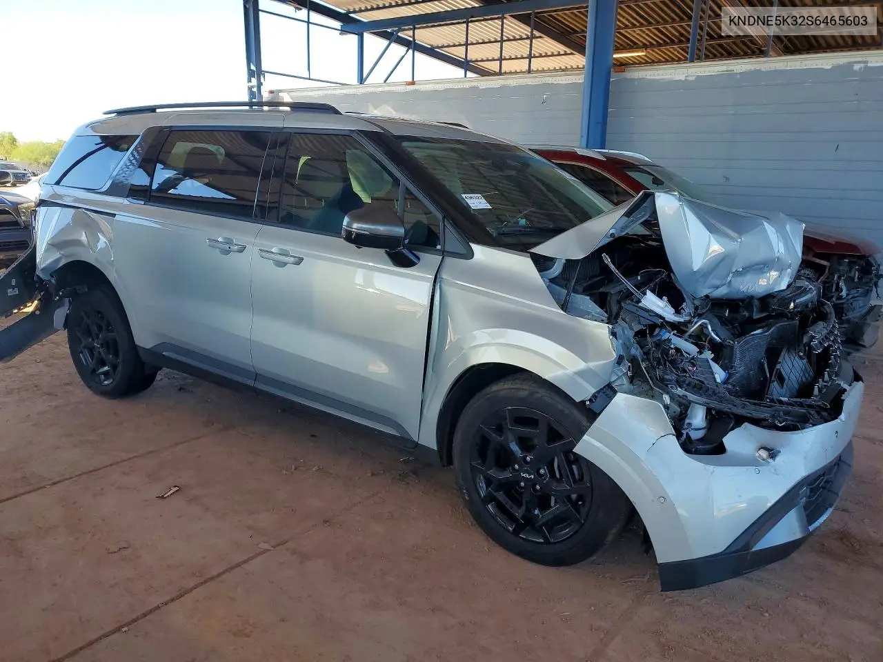 2025 KIA CARNIVAL VIN KNDNE5K32S6465603 — фото 4