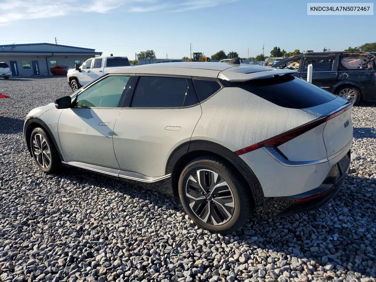 2022 KIA EV6 VIN KNDC34LA7N5072467 — фото 2