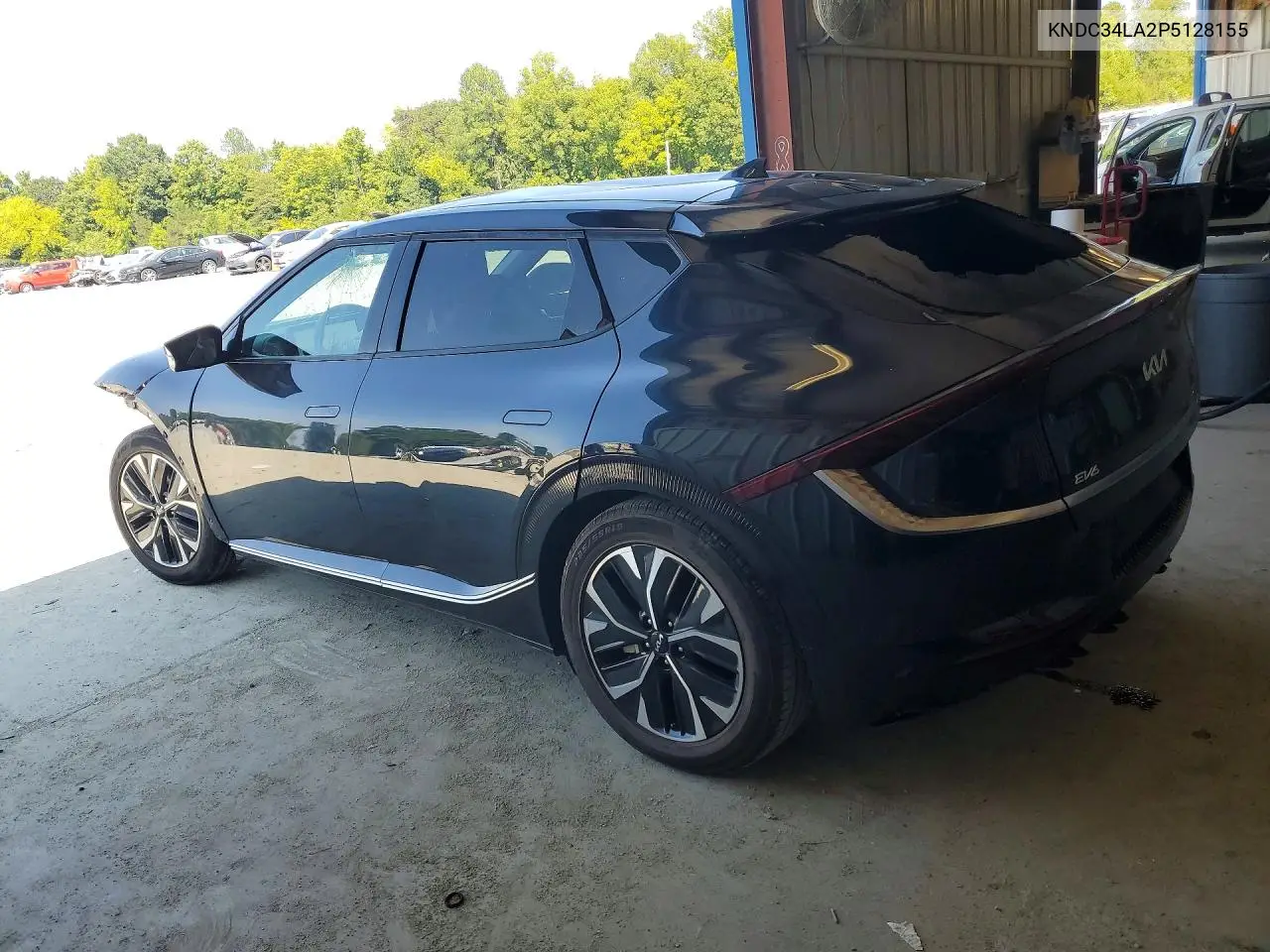 2023 KIA EV6 VIN KNDC34LA2P5128155 — фото 2