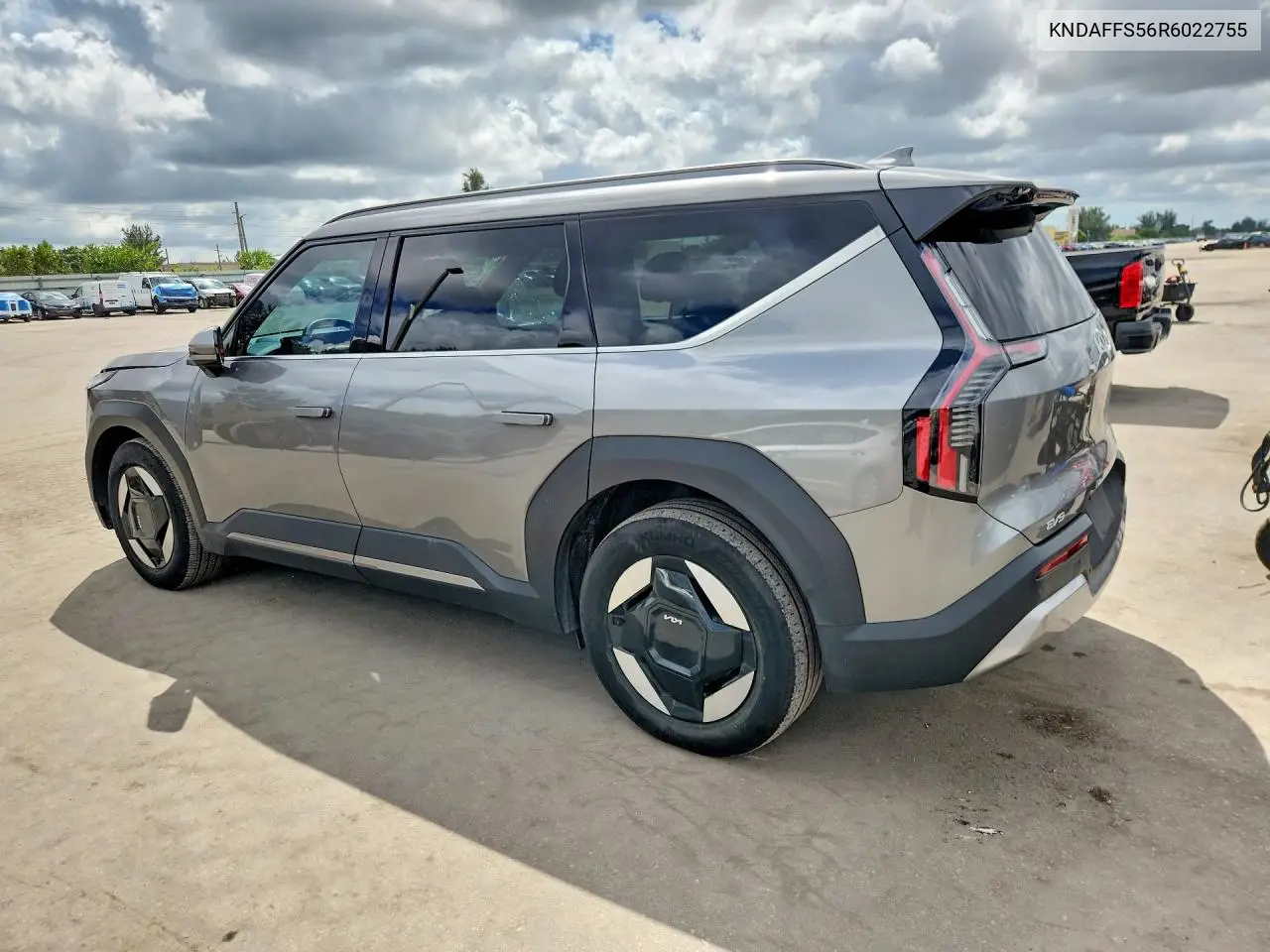 2024 KIA EV9 VIN KNDAFFS56R6022755 — фото 2