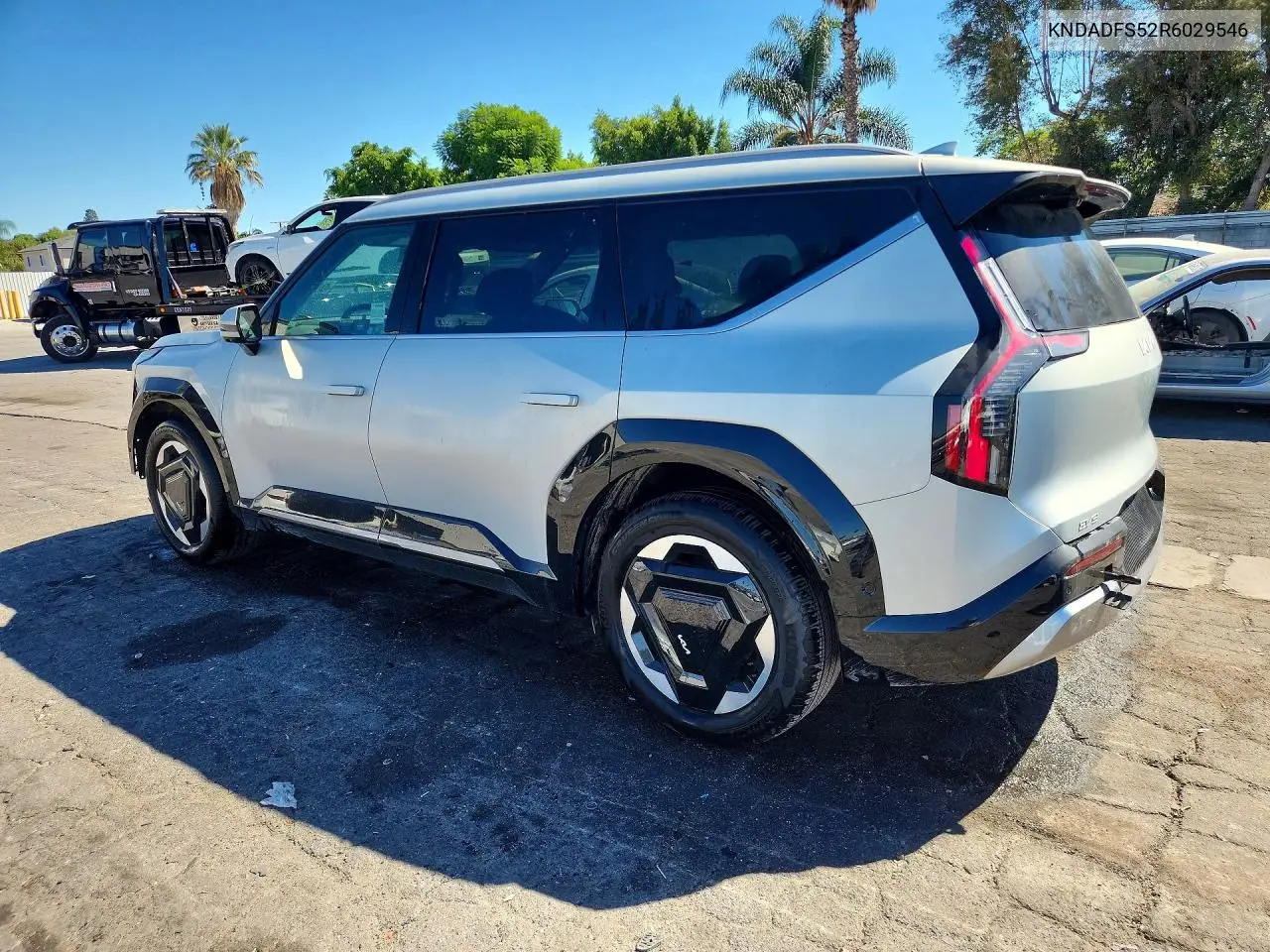 2024 KIA EV9 VIN KNDADFS52R6029546 — фото 2