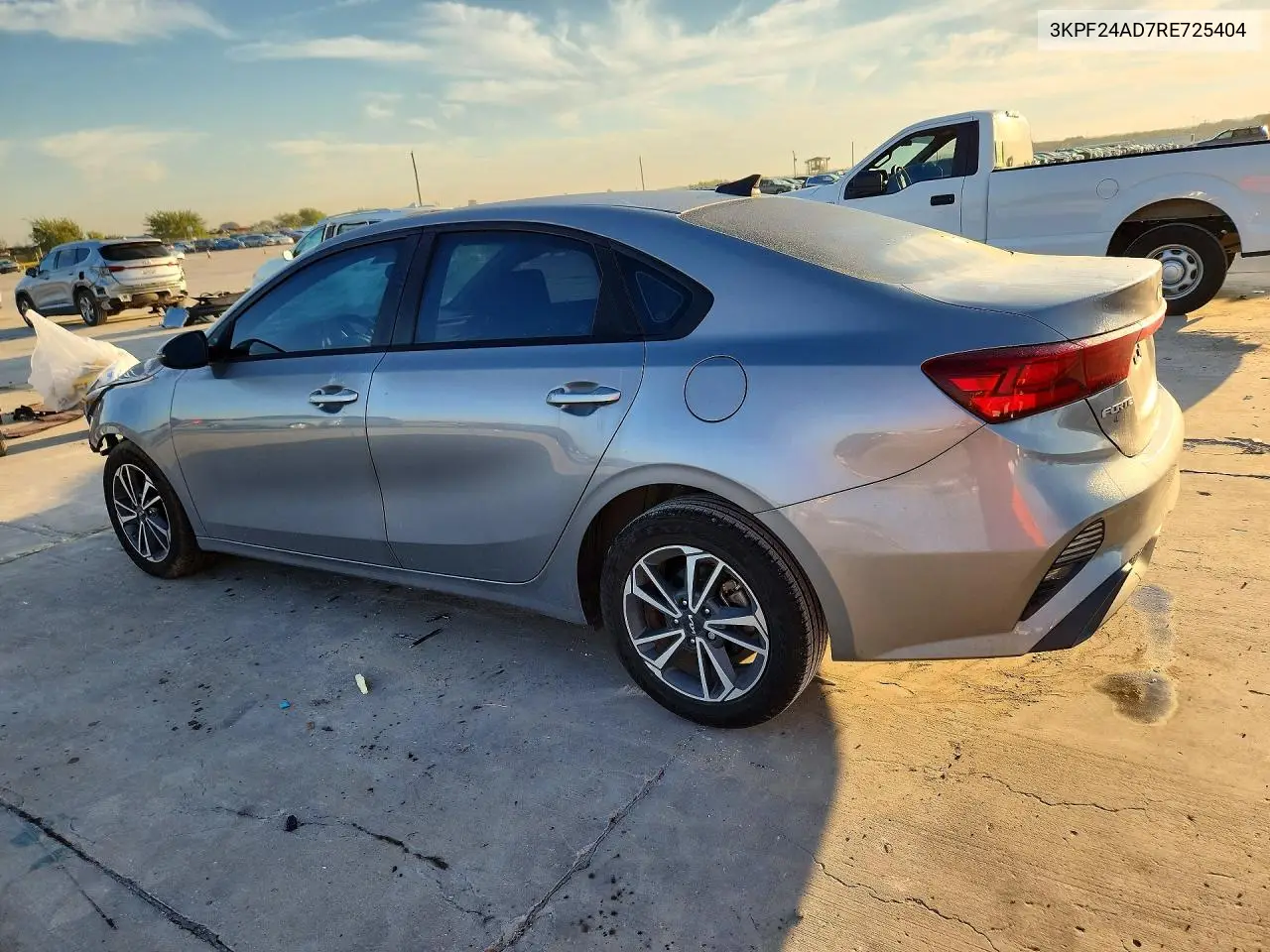 2024 KIA FORTE VIN 3KPF24AD7RE725404 — фото 2