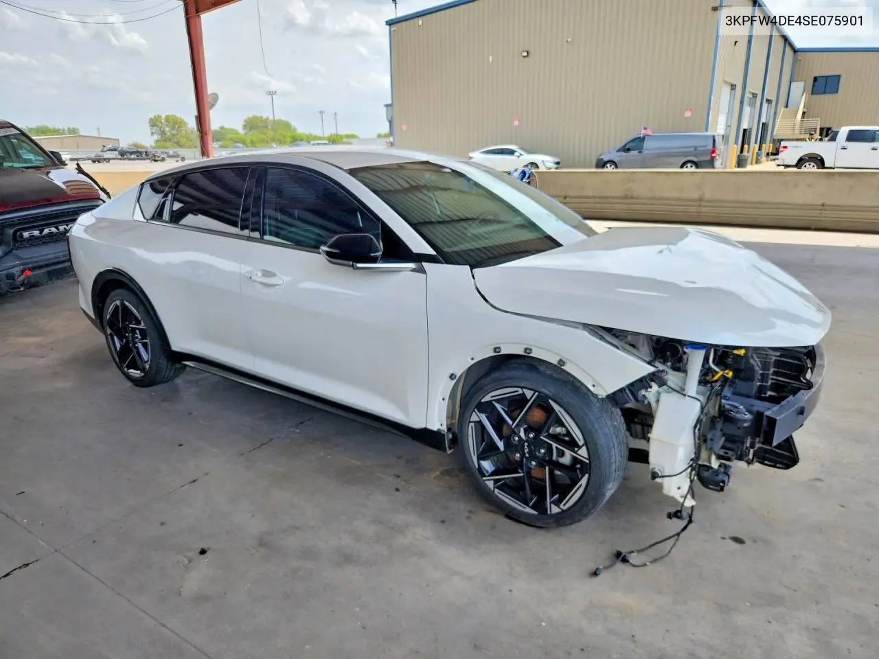 2025 KIA K4 VIN 3KPFW4DE4SE075901 — фото 4