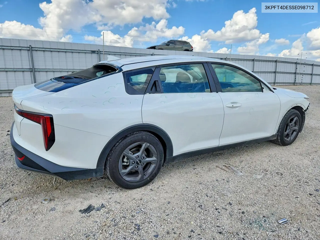 2025 KIA K4 VIN 3KPFT4DE5SE098712 — фото 3