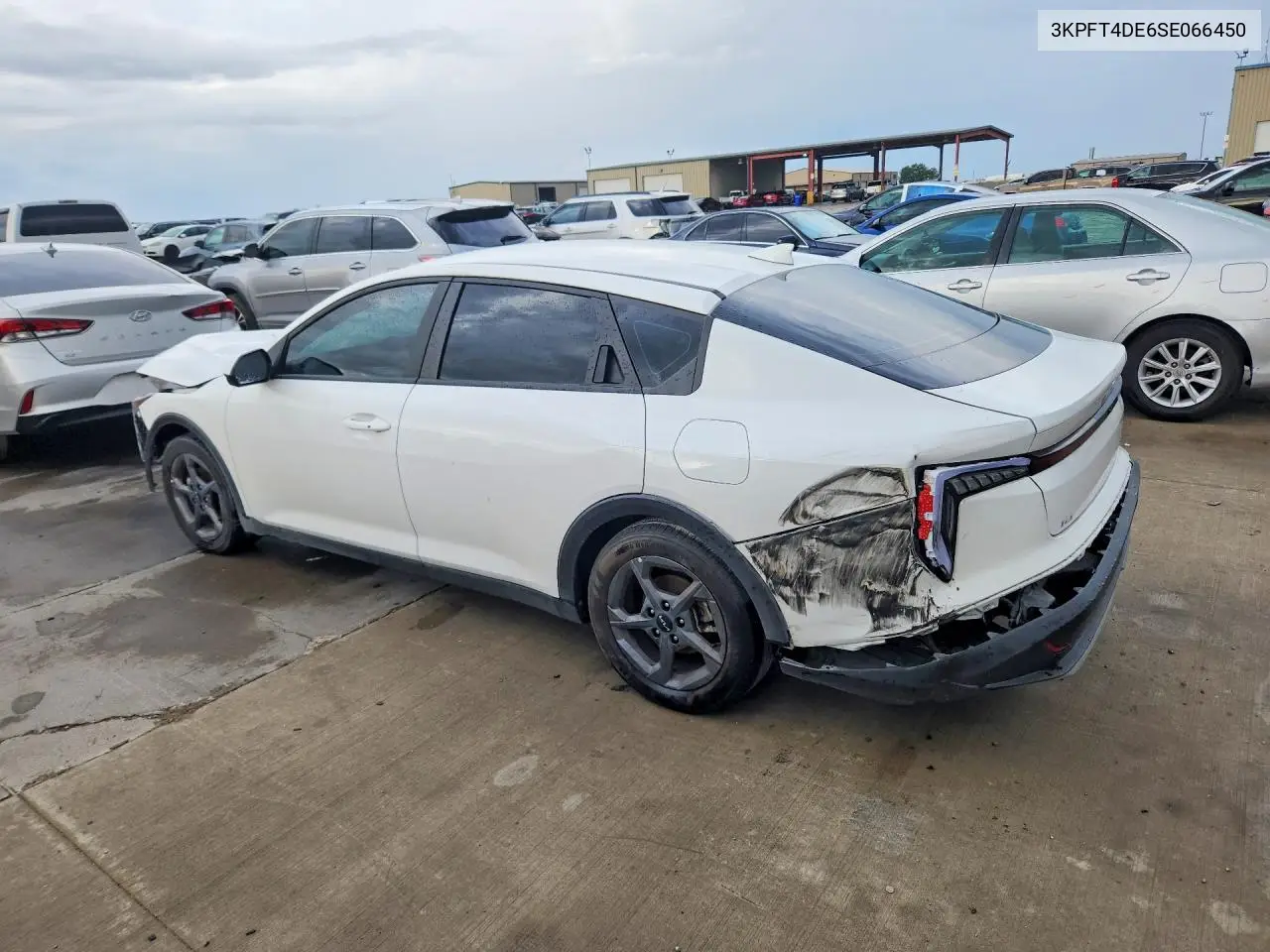2025 KIA K4 VIN 3KPFT4DE6SE066450 — фото 2