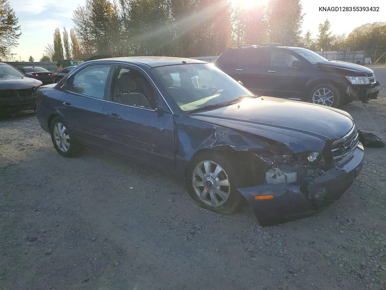 2005 KIA OPTIMA VIN KNAGD128355393432 — фото 4