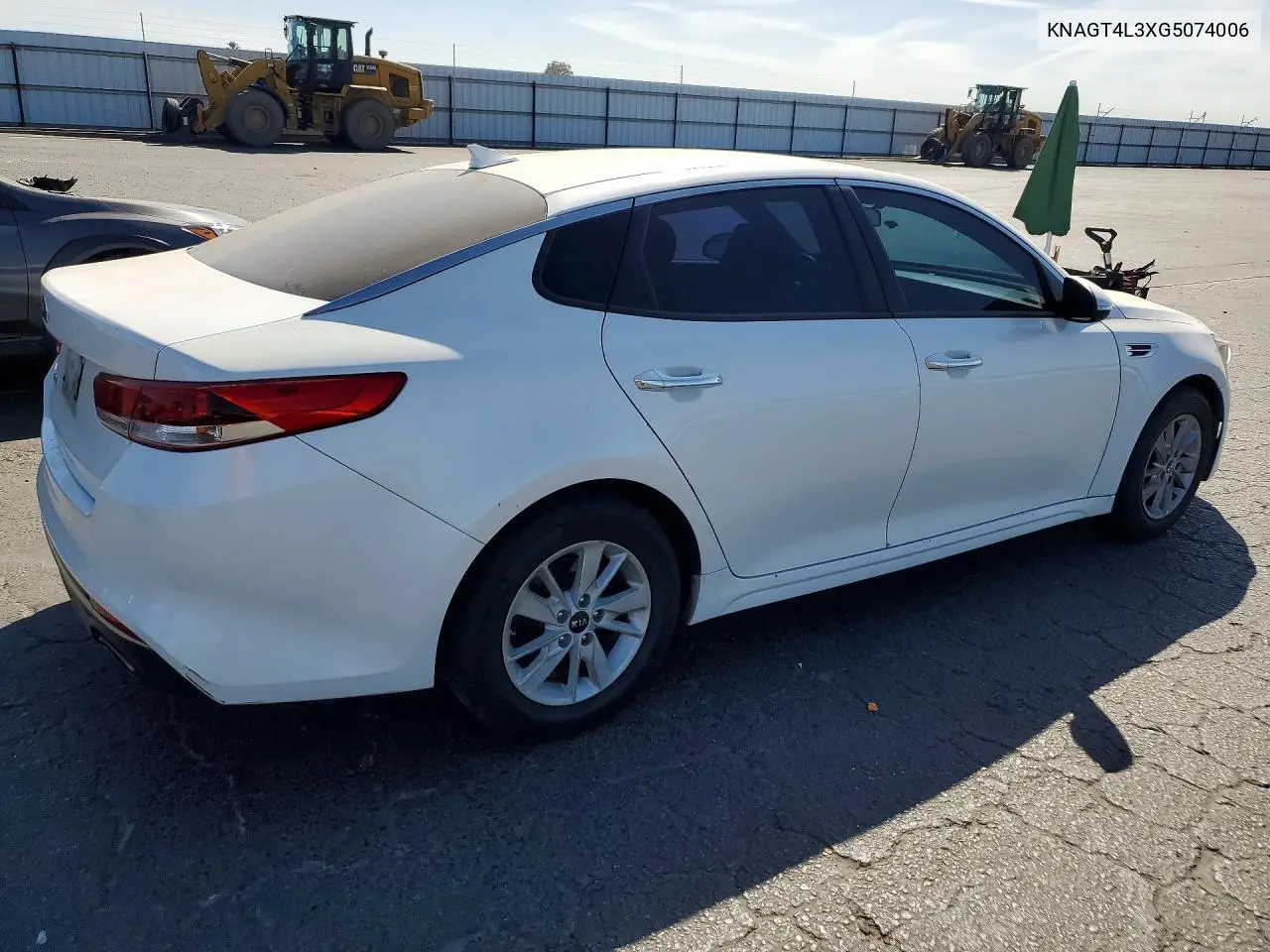 2016 KIA OPTIMA VIN KNAGT4L3XG5074006 — фото 3