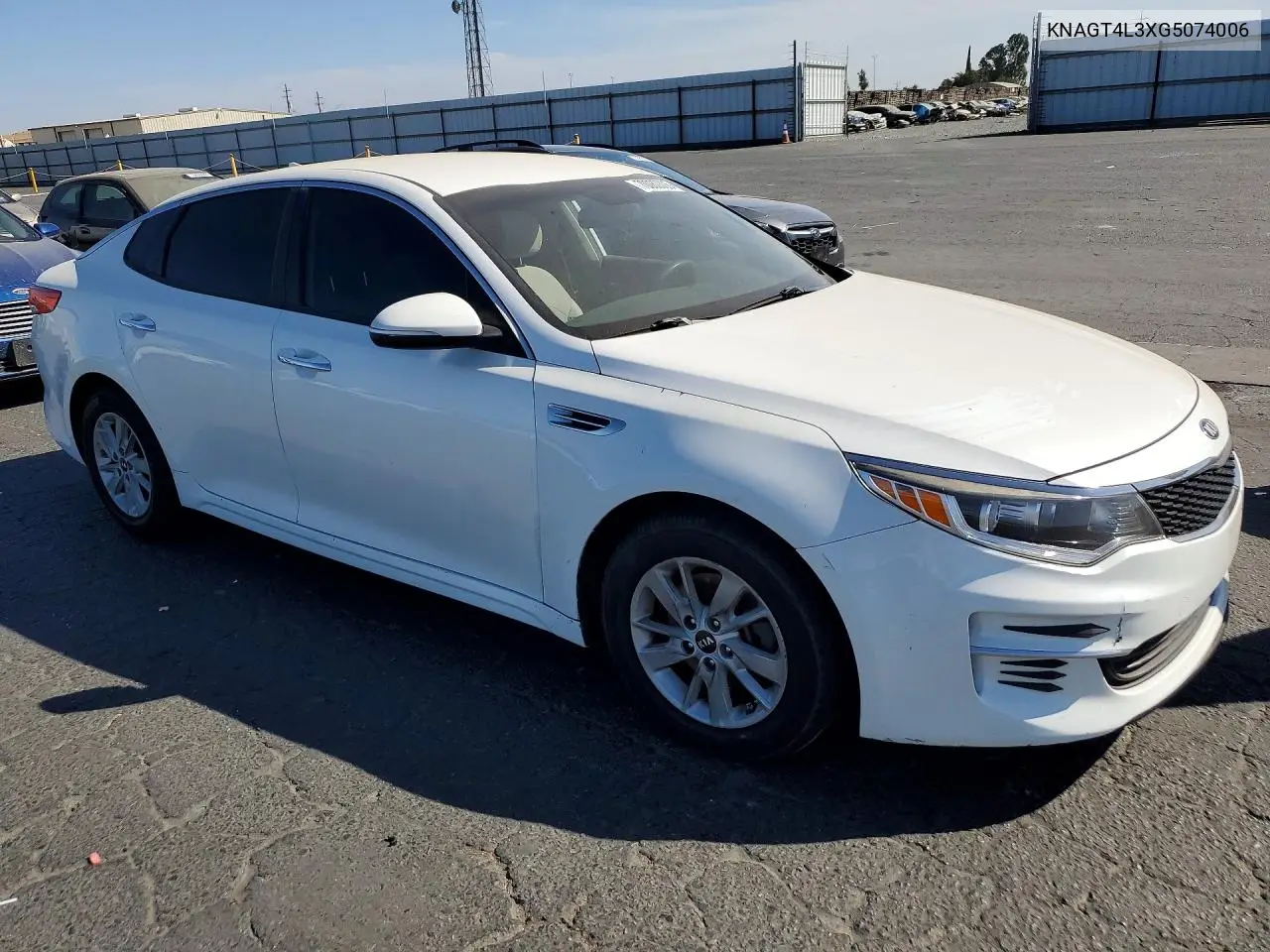 2016 KIA OPTIMA VIN KNAGT4L3XG5074006 — фото 4