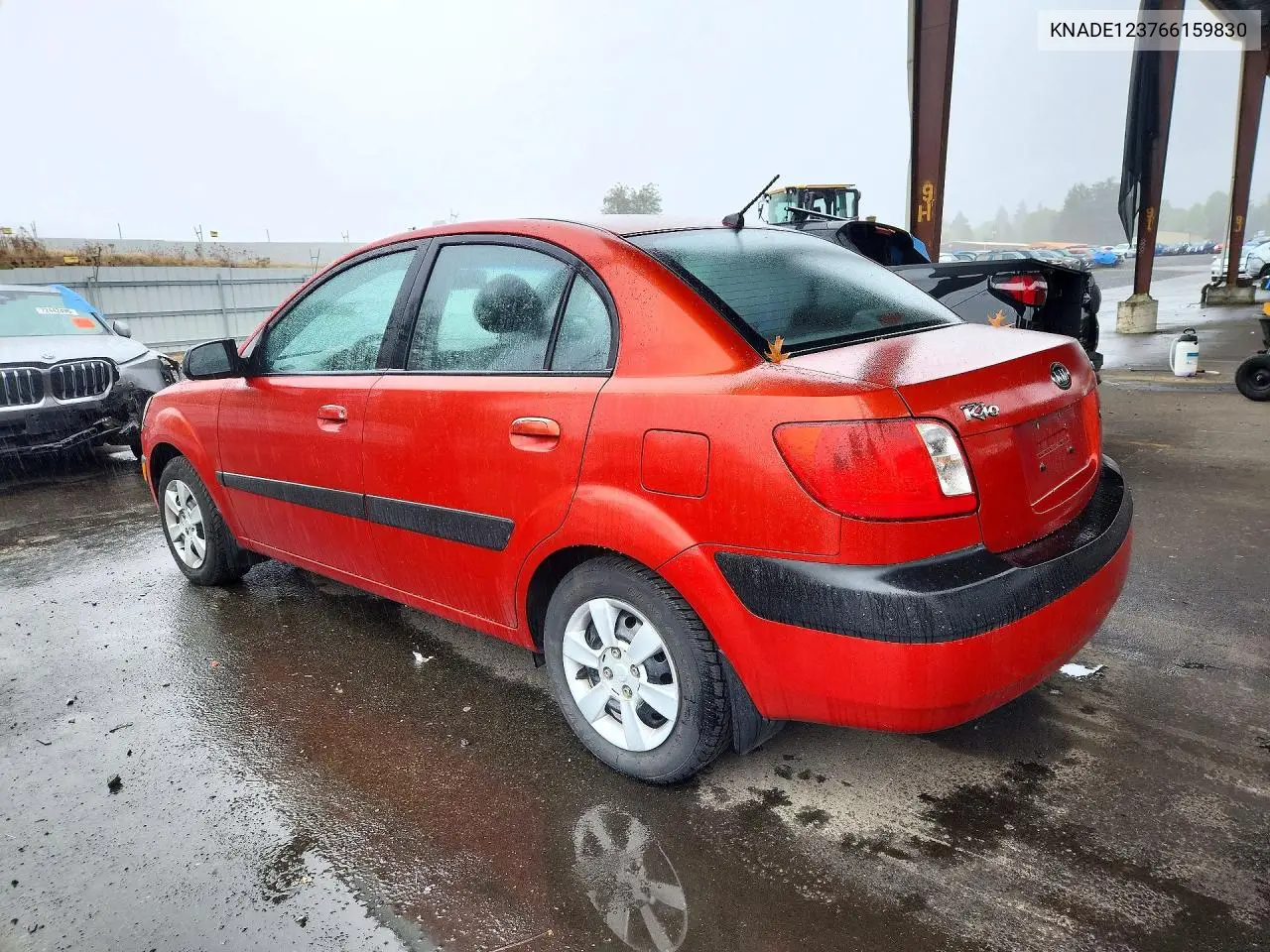 2006 KIA RIO VIN KNADE123766159830 — фото 2