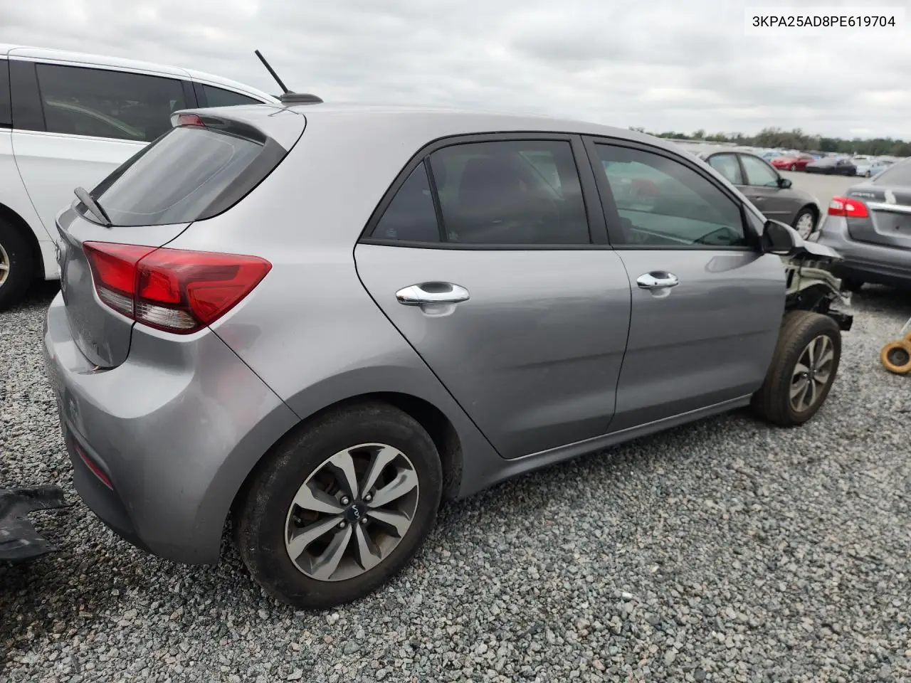 2023 KIA RIO VIN 3KPA25AD8PE619704 — фото 3