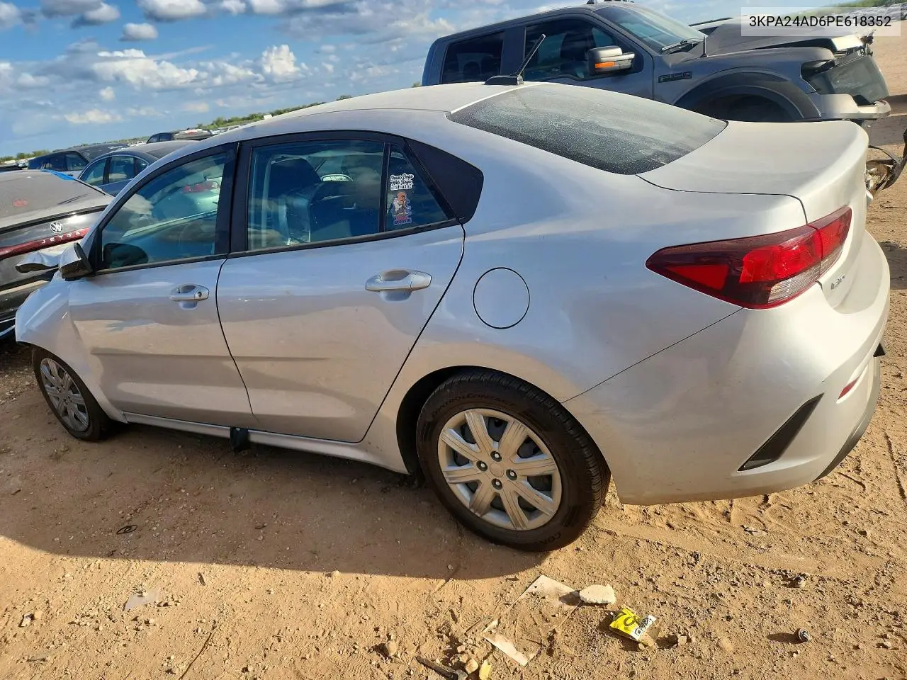 2023 KIA RIO VIN 3KPA24AD6PE618352 — фото 2