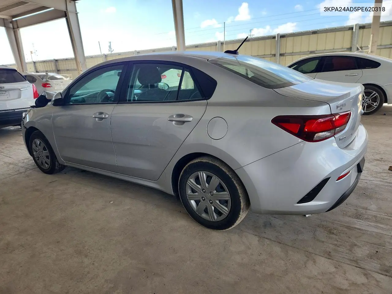 2023 KIA RIO VIN 3KPA24AD5PE620318 — фото 2