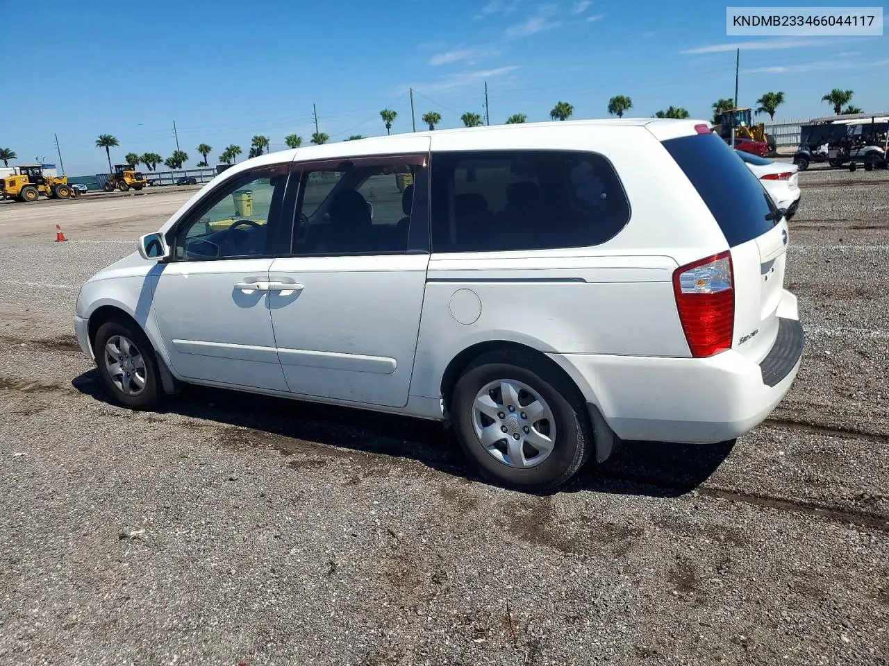 2006 KIA SEDONA VIN KNDMB233466044117 — фото 2