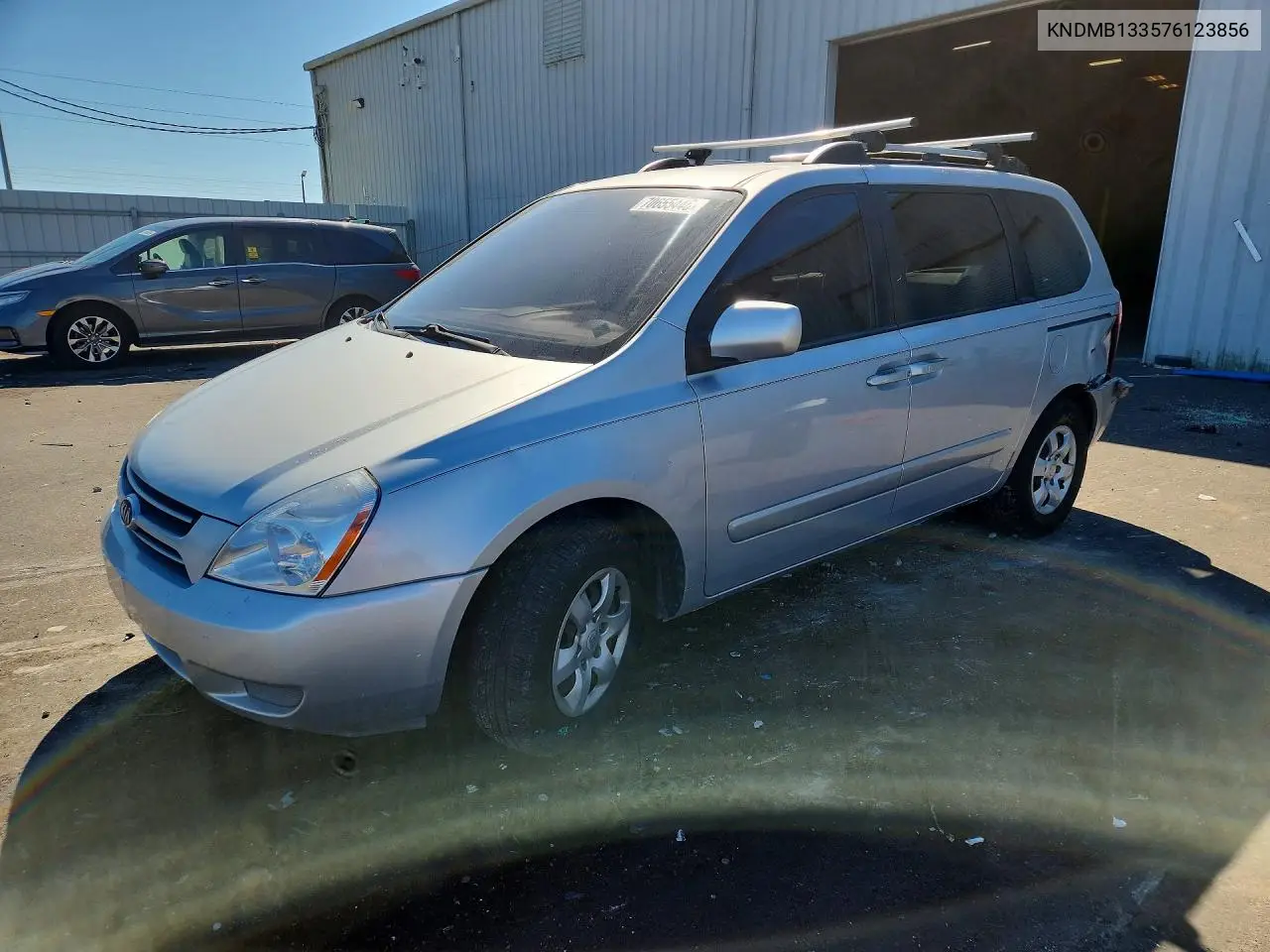 KIA SEDONA 2007, VIN KNDMB133576123856