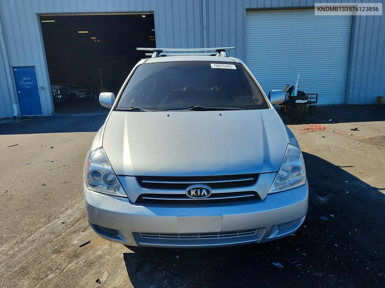 2007 KIA SEDONA VIN KNDMB133576123856 — фото 5