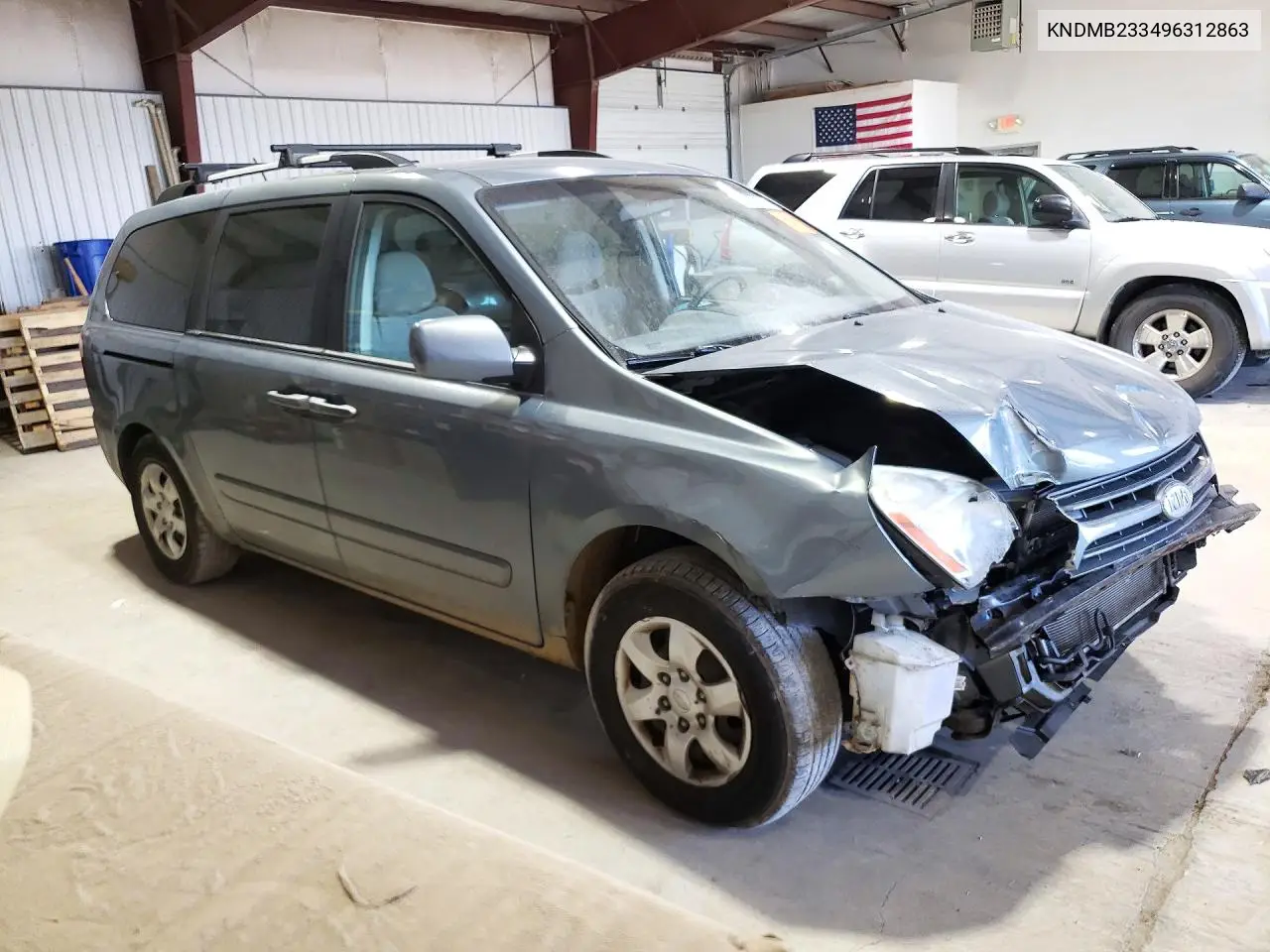 2009 KIA SEDONA VIN KNDMB233496312863 — фото 4