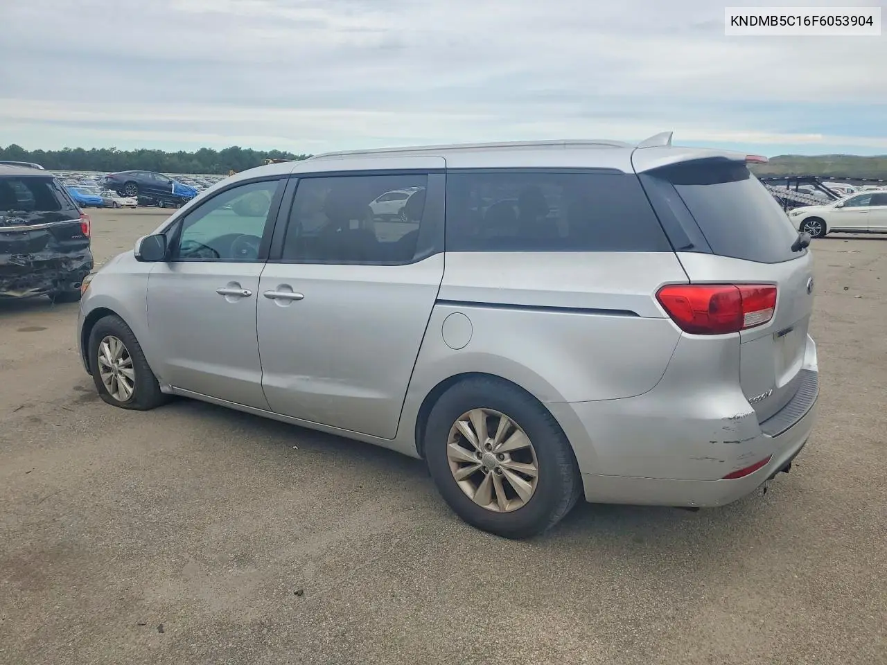 2015 KIA SEDONA VIN KNDMB5C16F6053904 — фото 2