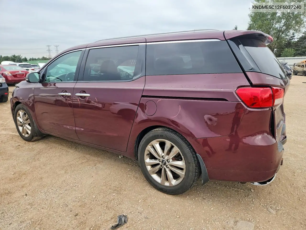 2015 KIA SEDONA VIN KNDME5C12F6037240 — фото 2