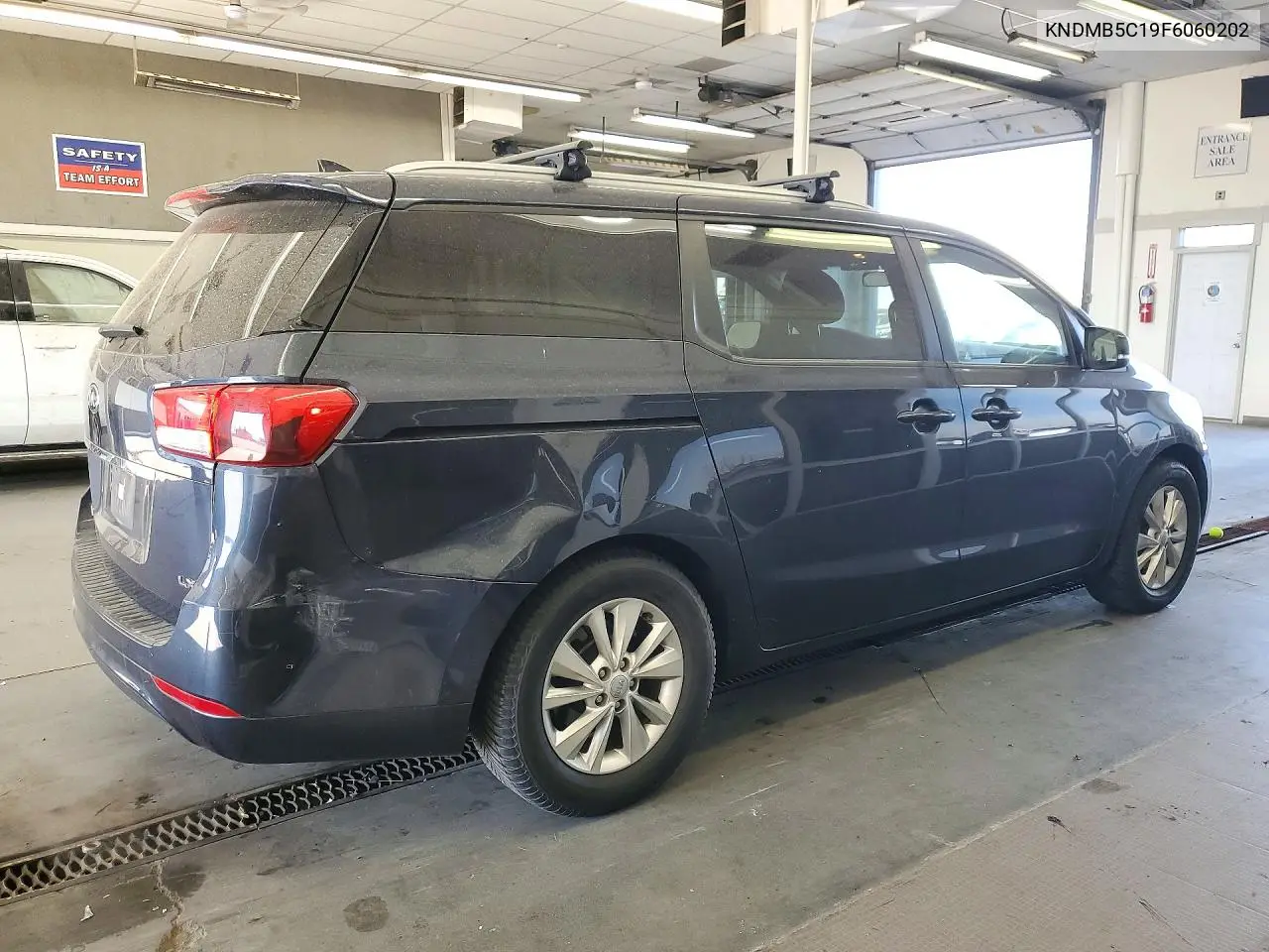 2015 KIA SEDONA VIN KNDMB5C19F6060202 — фото 3