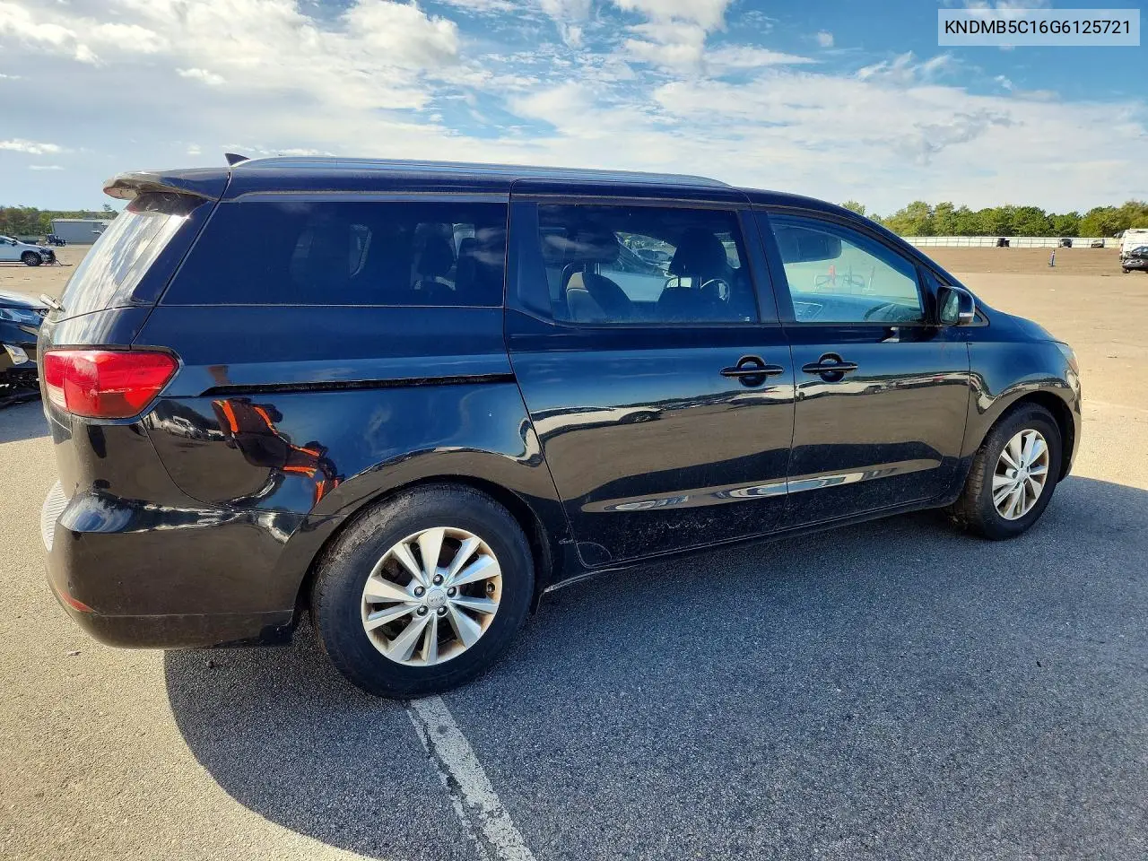 2016 KIA SEDONA VIN KNDMB5C16G6125721 — фото 3