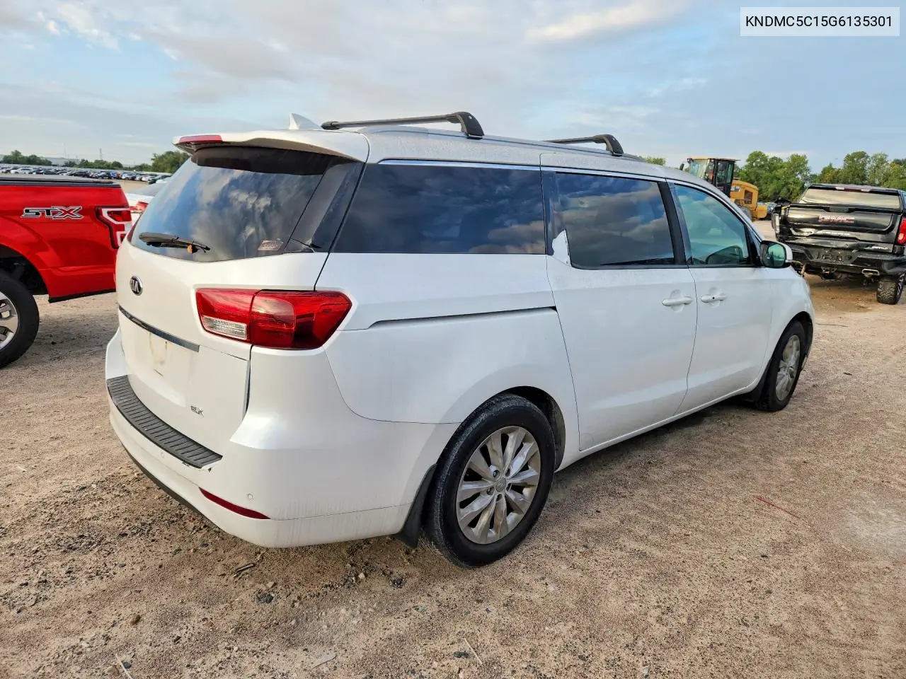 2016 KIA SEDONA VIN KNDMC5C15G6135301 — фото 3