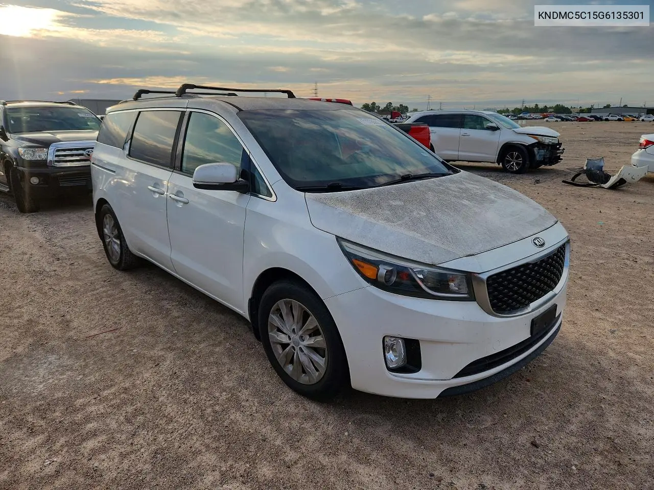 2016 KIA SEDONA VIN KNDMC5C15G6135301 — фото 4