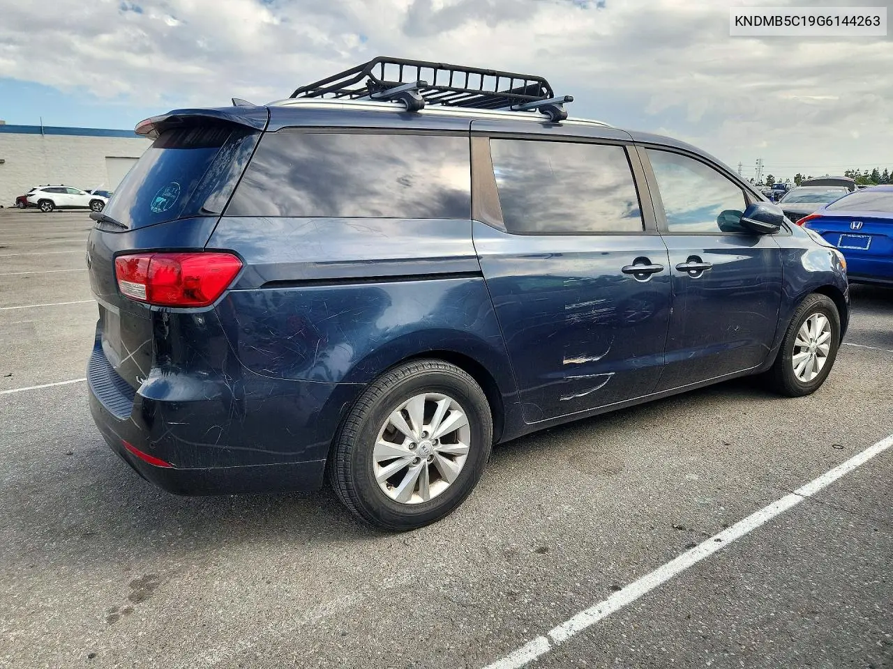 2016 KIA SEDONA VIN KNDMB5C19G6144263 — фото 3