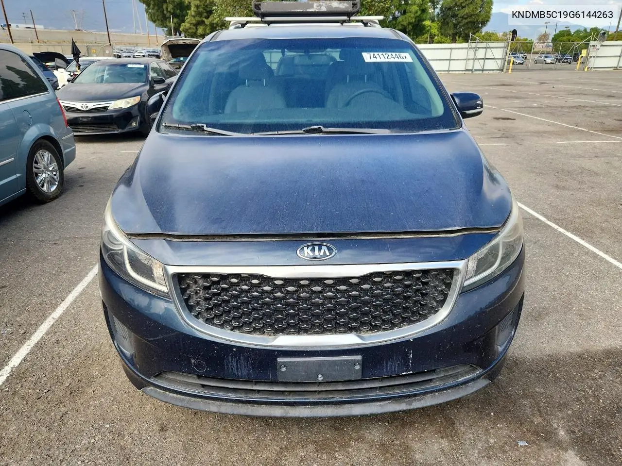 2016 KIA SEDONA VIN KNDMB5C19G6144263 — фото 5
