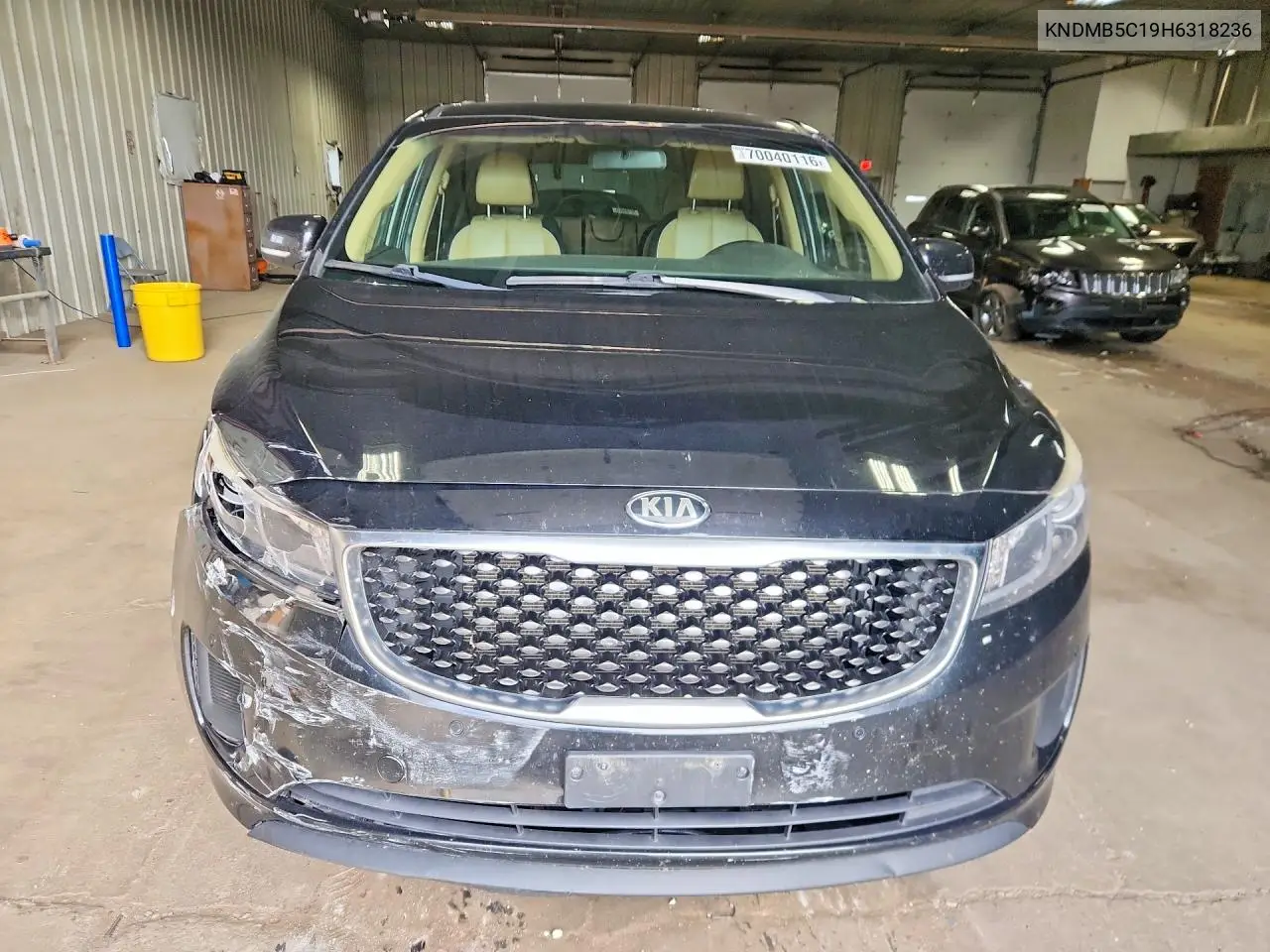 2017 KIA SEDONA VIN KNDMB5C19H6318236 — фото 5