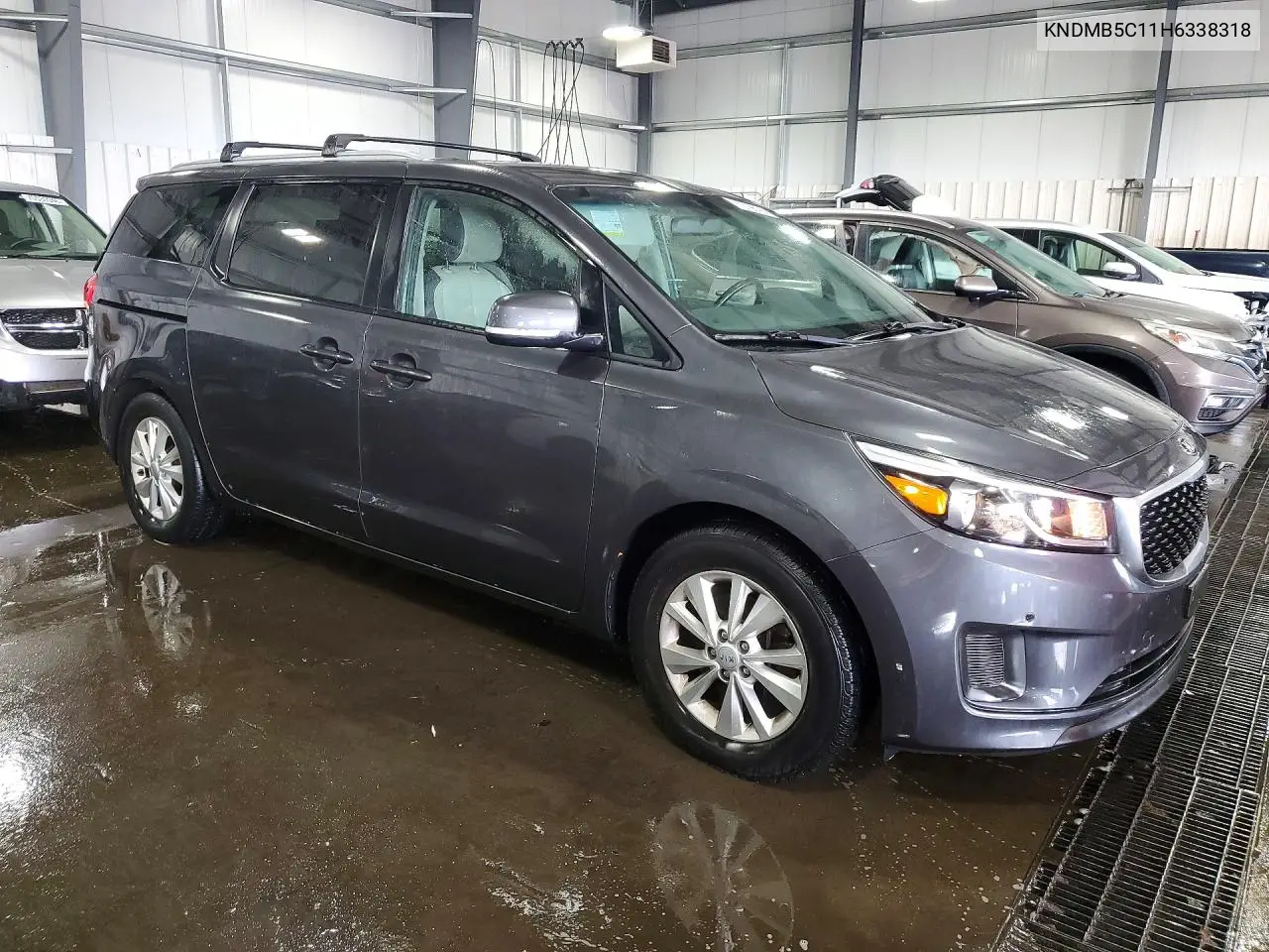 2017 KIA SEDONA VIN KNDMB5C11H6338318 — фото 4
