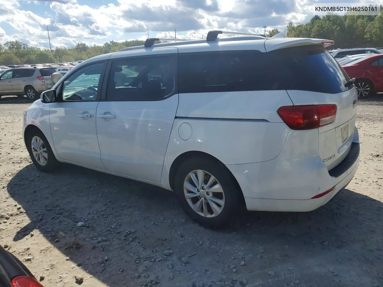 2017 KIA SEDONA VIN KNDMB5C13H6250161 — фото 2