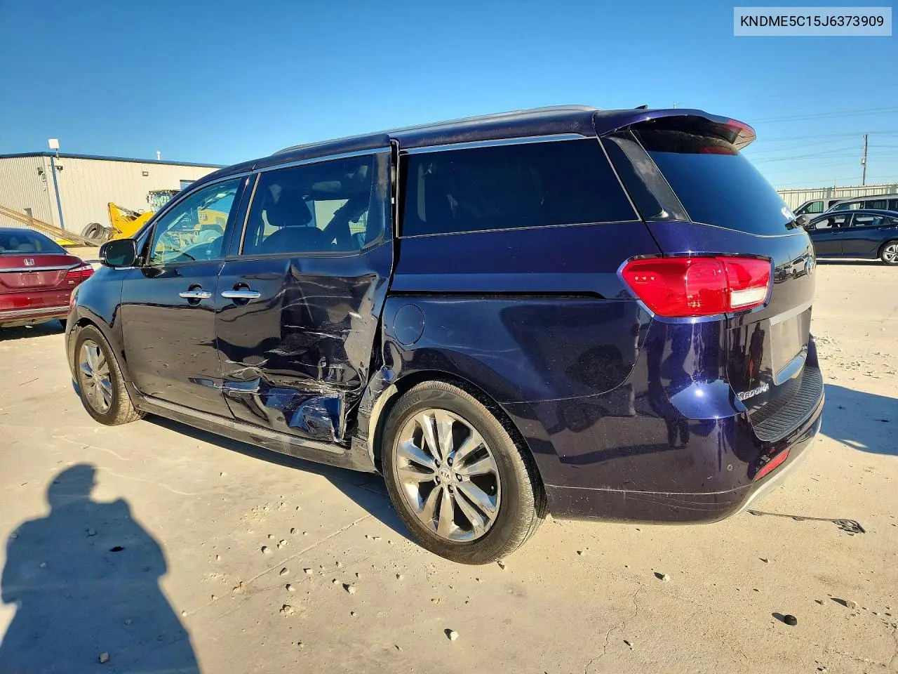 2018 KIA SEDONA VIN KNDME5C15J6373909 — фото 2