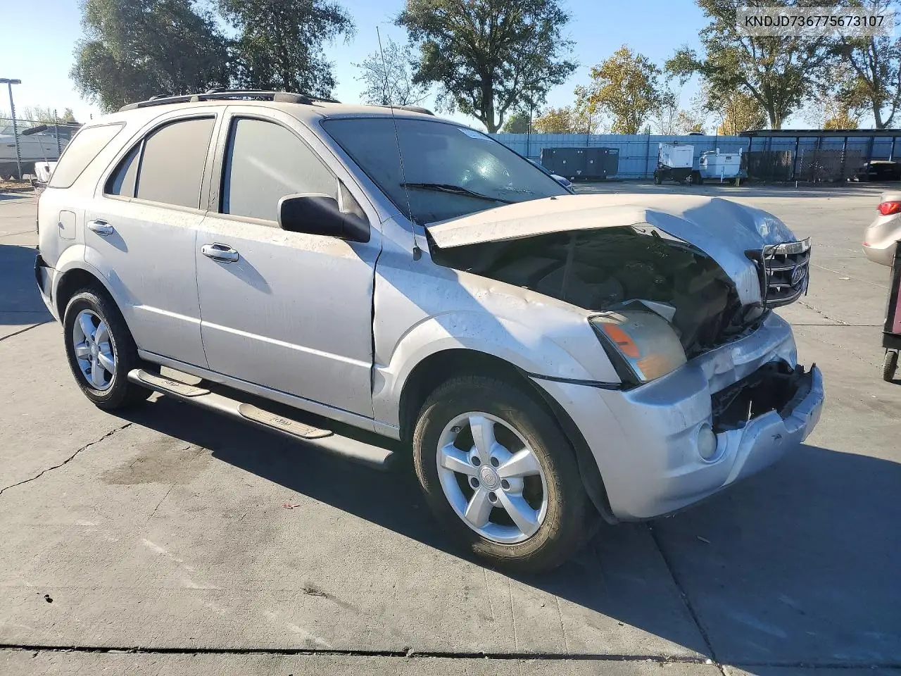 2007 KIA SORENTO VIN KNDJD736775673107 — фото 4