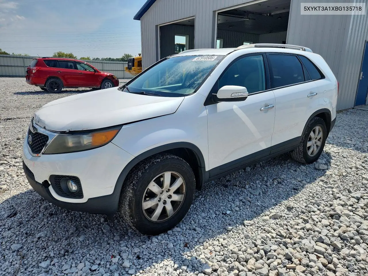 KIA SORENTO 2011, VIN 5XYKT3A1XBG135718