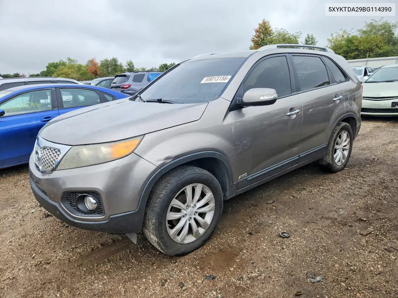 KIA SORENTO 2011, VIN 5XYKTDA29BG114390