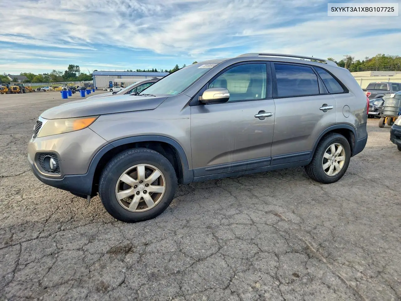 KIA SORENTO 2011, VIN 5XYKT3A1XBG107725