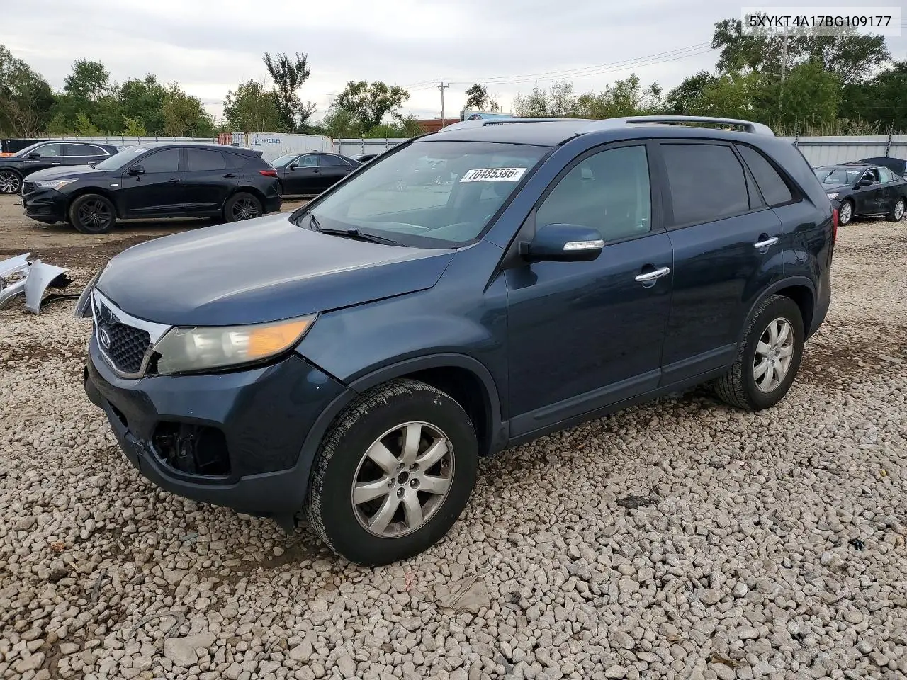 KIA SORENTO 2011, VIN 5XYKT4A17BG109177
