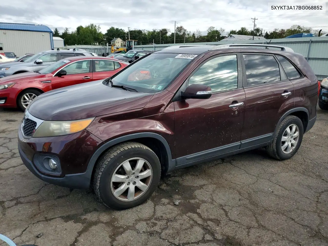 KIA SORENTO 2011, VIN 5XYKT3A17BG068852